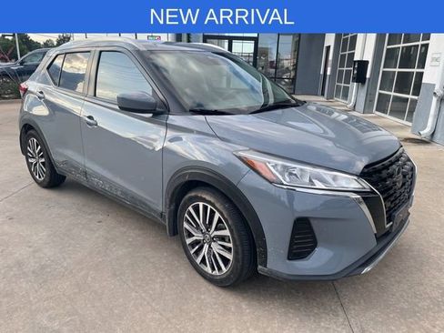Used 2021 Nissan Kicks SV FWD image 1