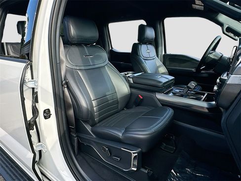 Used 2025 Ford F150 Platinum image 28