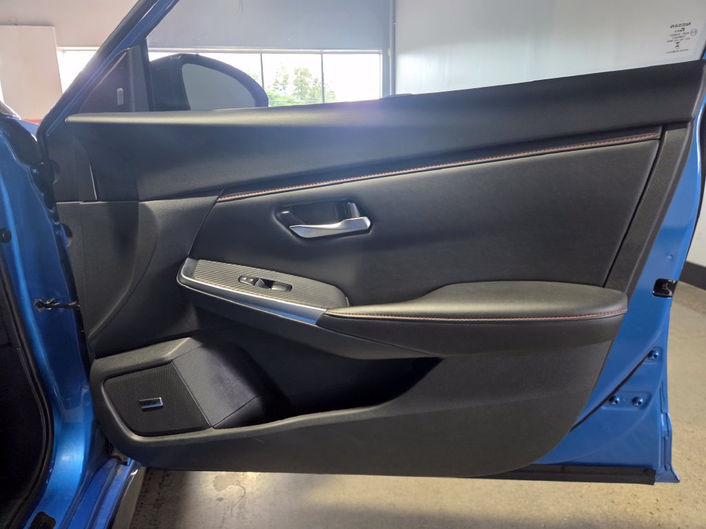 Used 2025 Nissan Sentra SR w/ SR Premium Package FWD image 18