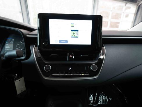 Used 2025 Toyota Corolla LE image 17