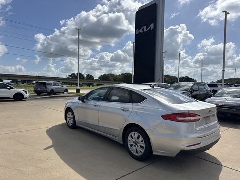 Used 2019 Ford Fusion S FWD image 23