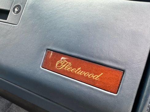 Used 1992 Cadillac Fleetwood Sedan image 23