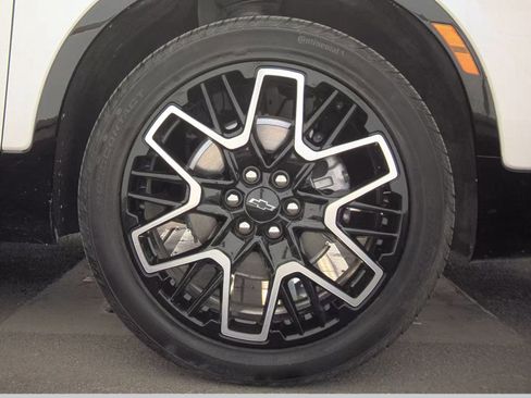 Used 2025 Chevrolet Blazer RS FWD image 11