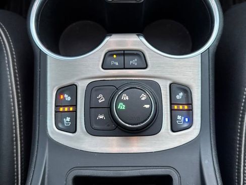 Used 2019 GMC Terrain Denali w/ Advanced Safety Package image 27