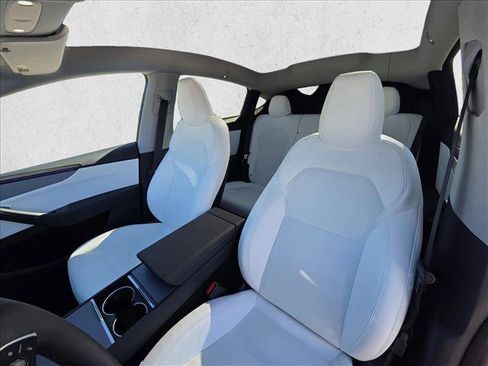Used 2026 Tesla Model Y Premium image 15
