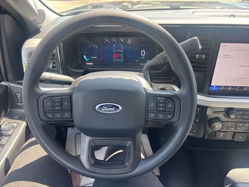 Used 2026 Ford F250 XLT w/ XLT Premium Package AWD/4WD image 24