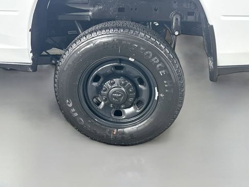 New 2025 RAM 2500 Tradesman image 17