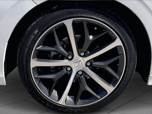 Used 2022 Honda Civic Touring image 11