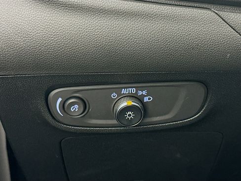 Used 2025 Buick Encore GX Preferred image 17