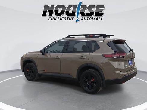 Used 2025 Nissan Rogue SV AWD/4WD image 6