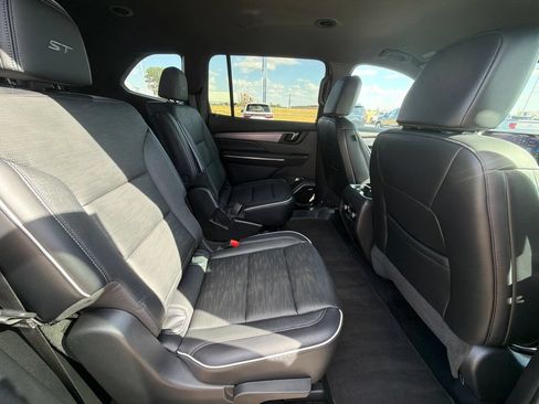 Used 2026 Buick Enclave Sport Touring FWD image 24