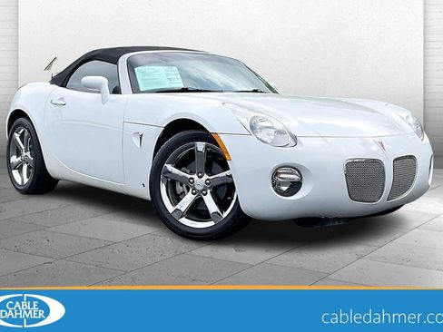 Used 2007 Pontiac Solstice Convertible w/ Premium Package RWD image 1