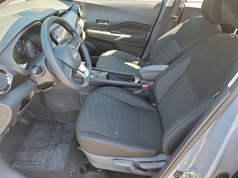 New 2024 Nissan Kicks SV w/ Interior Electronics Package image 12
