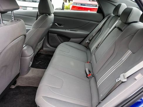Used 2025 Hyundai Elantra SEL FWD image 17