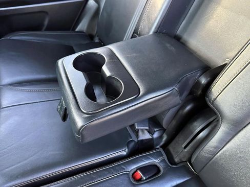 Used 2018 Toyota Highlander XLE image 12