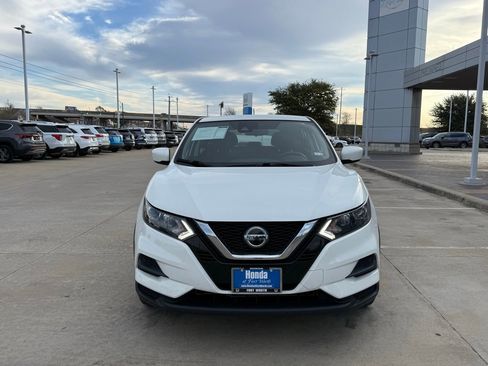 Used 2021 Nissan Rogue Sport S image 9
