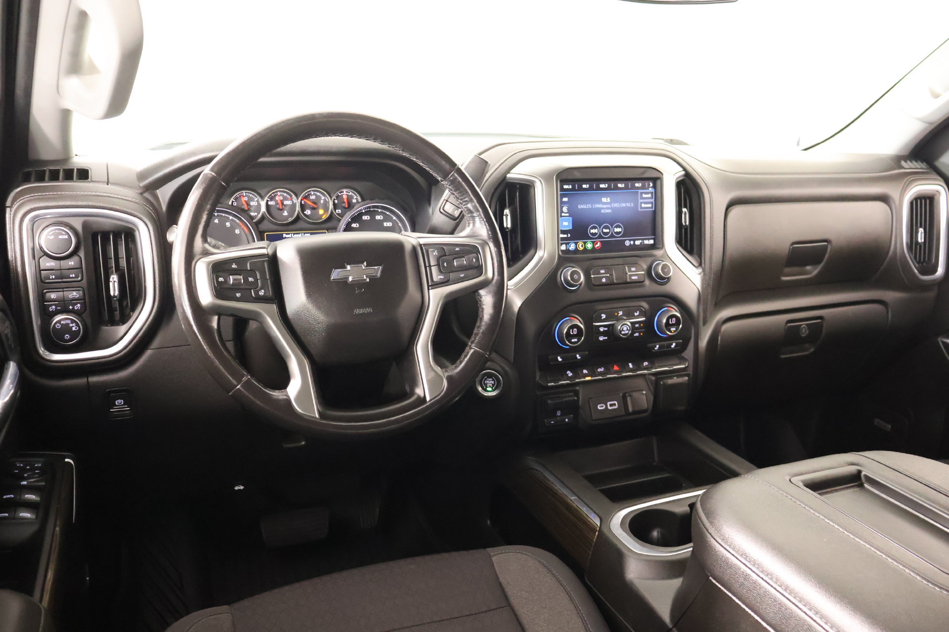Used 2022 Chevrolet Silverado 1500 RST AWD/4WD image 2