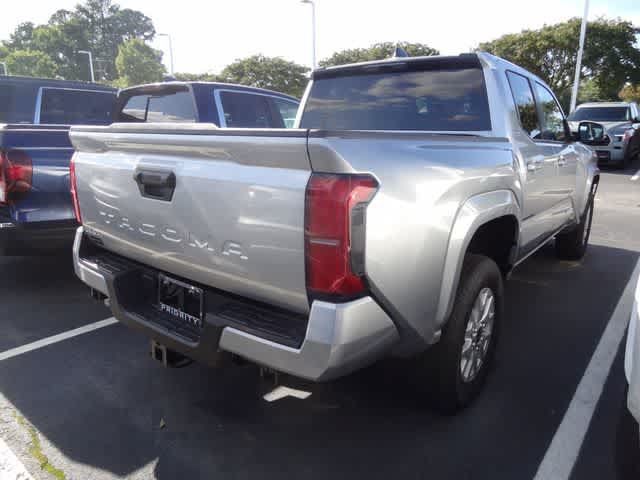 Used 2025 Toyota Tacoma SR5 AWD/4WD image 6