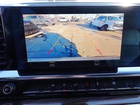 Used 2024 Chevrolet Silverado 1500 LT image 48