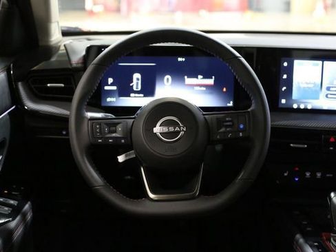 New 2026 Nissan Kicks SR w/ Cold Weather Package image 17