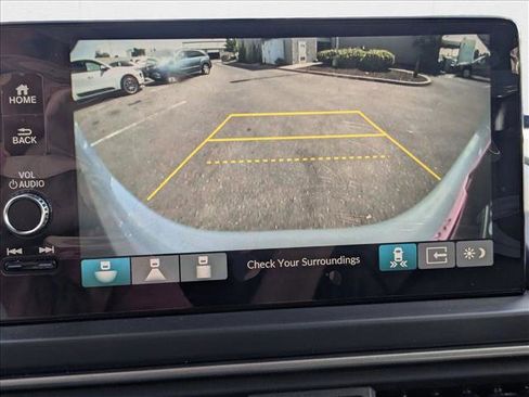 New 2025 Honda Pilot Touring image 14