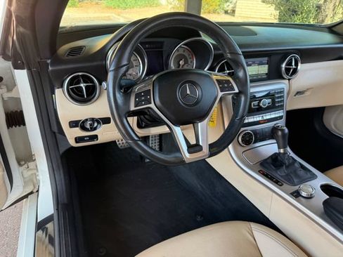 Used 2014 Mercedes-Benz SLK 250 w/ Premium Package image 27