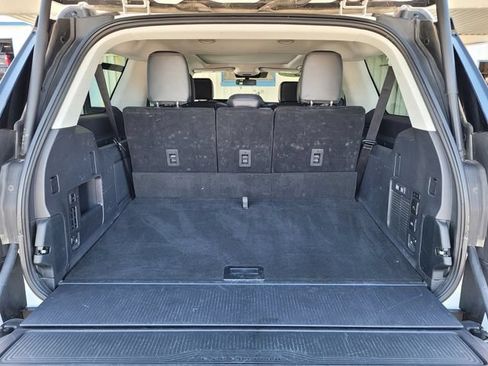 Used 2025 Ford Expedition Max Platinum AWD/4WD image 26