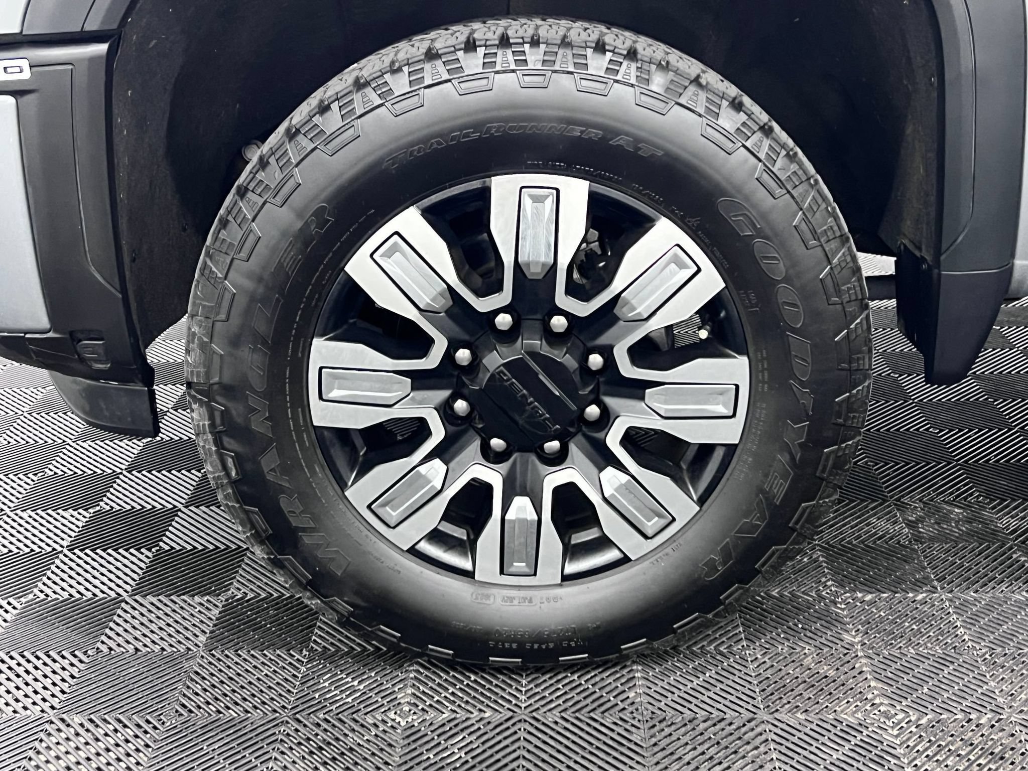 Used 2024 GMC Sierra 3500 Denali AWD/4WD image 11
