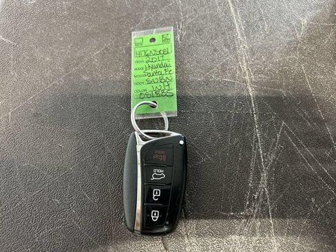 Used 2017 Hyundai Santa Fe Sport w/ 2.4L Value Package 06 AWD/4WD image 12