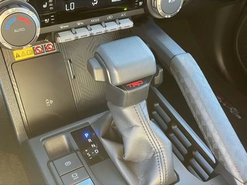 Used 2025 Toyota 4Runner TRD Off-Road Premium image 16