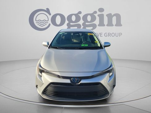 Used 2025 Toyota Corolla LE w/ Convenience Package FWD image 10