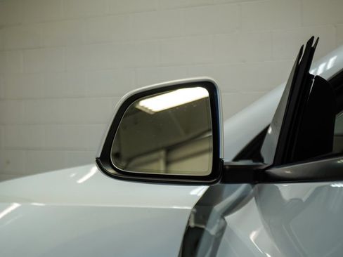 Used 2023 Tesla Model Y Long Range AWD/4WD image 32