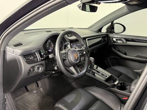 Used 2024 Porsche Macan image 4