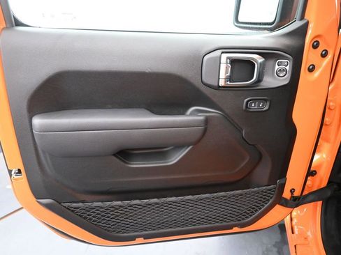 New 2025 Jeep Gladiator Sport image 14