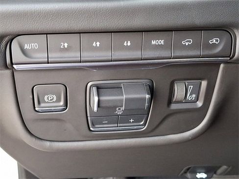 Certified 2025 Cadillac Escalade ESV Sport Platinum image 23