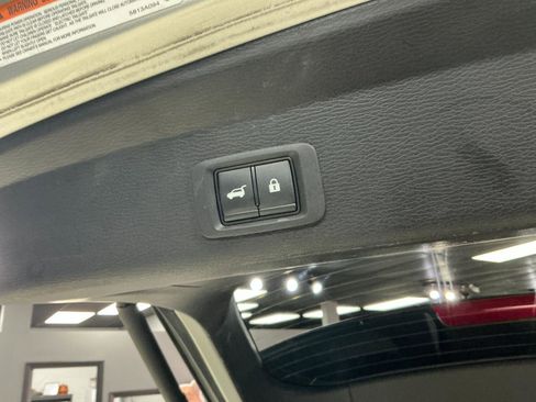Used 2025 Mitsubishi Outlander AWD image 24