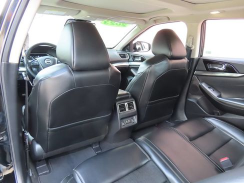 Used 2023 Nissan Maxima SL FWD image 30