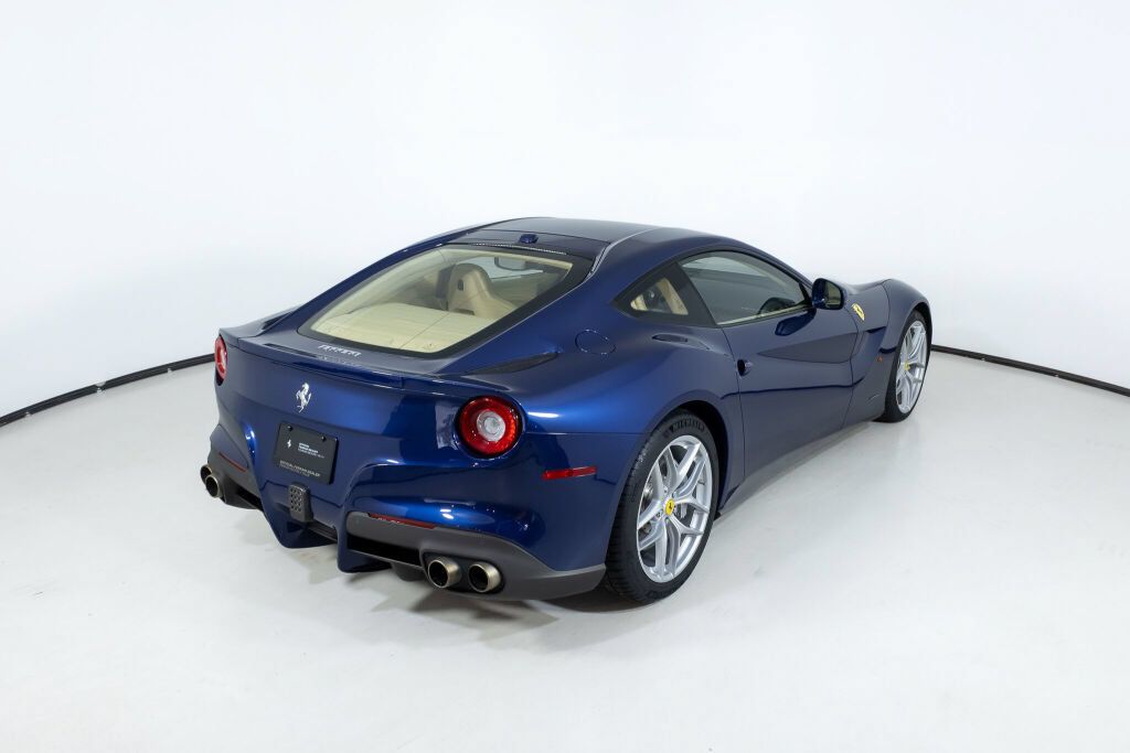 Used 2017 Ferrari F12 Berlinetta RWD image 9