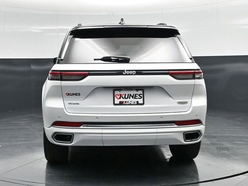 Used 2024 Jeep Grand Cherokee Summit AWD/4WD image 11