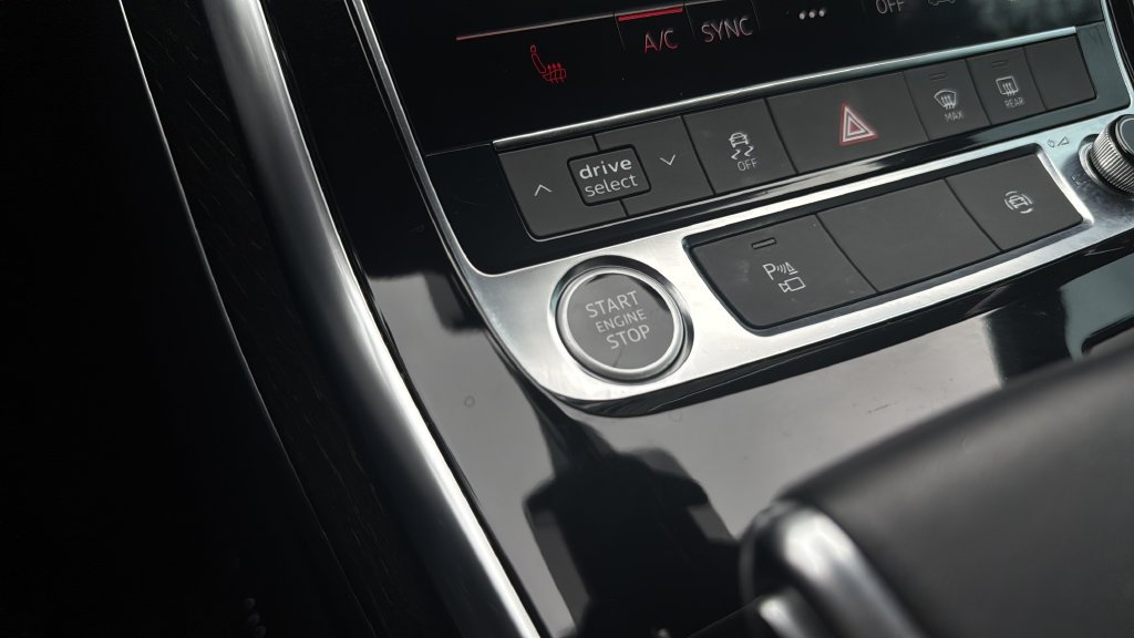 Used 2022 Audi Q8 Premium w/ Convenience Package AWD/4WD image 23