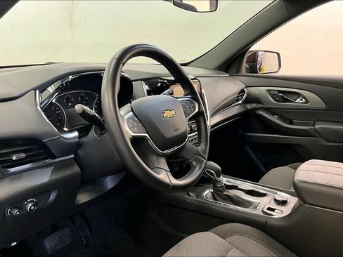 Used 2023 Chevrolet Traverse LT FWD image 13