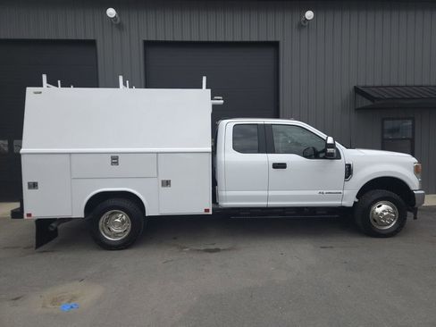 Used 2022 Ford F350 XL w/ Power Equipment Group AWD/4WD image 4