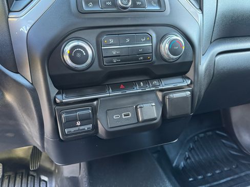 Used 2021 GMC Sierra 3500 4x4 Crew Cab w/ Convenience Package image 17