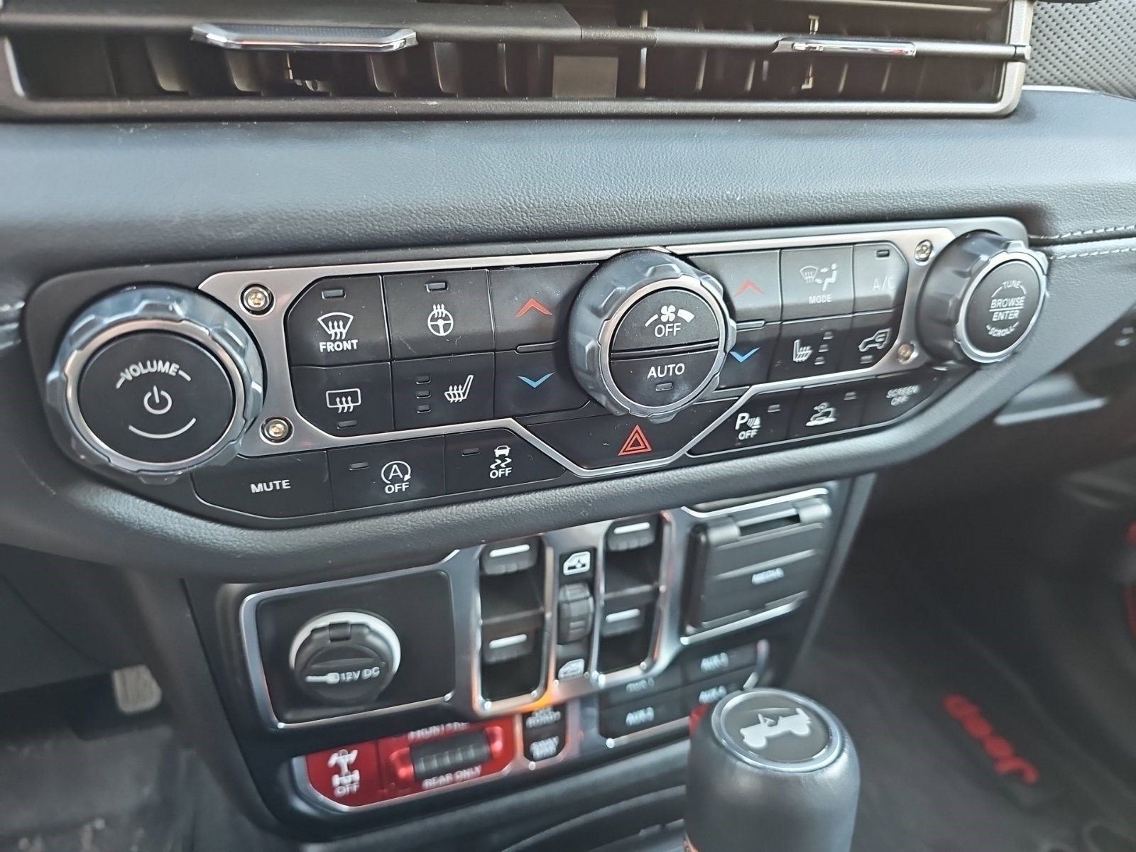 Used 2024 Jeep Wrangler Unlimited Rubicon AWD/4WD image 21