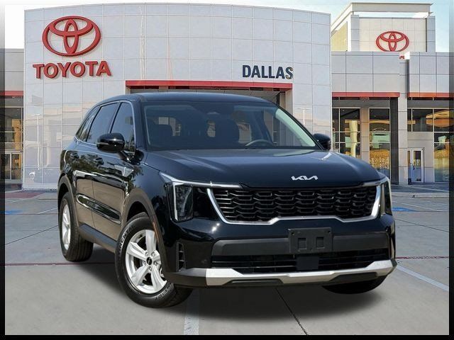 Used 2025 Kia Sorento LX FWD image 1