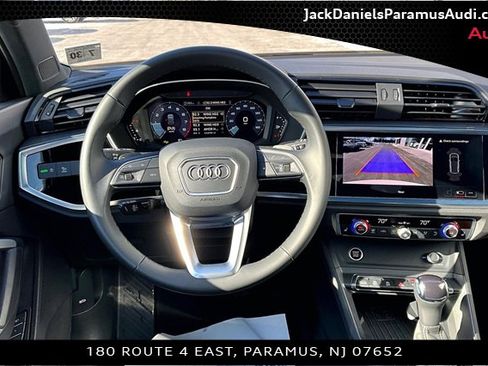 Used 2025 Audi Q3 2.0T Premium w/ Convenience Package image 5