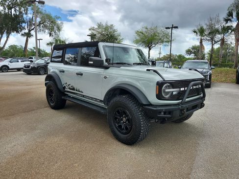 Used 2023 Ford Bronco Wildtrak image 7