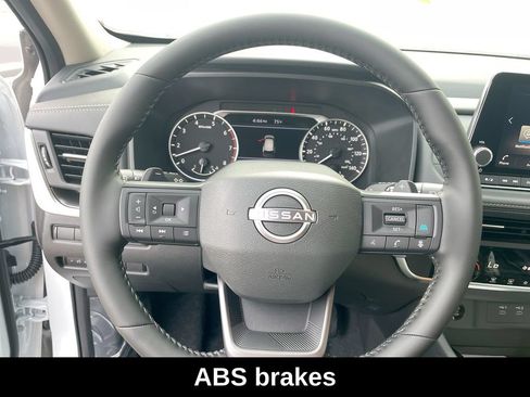 Used 2026 Nissan Rogue SV AWD/4WD image 26
