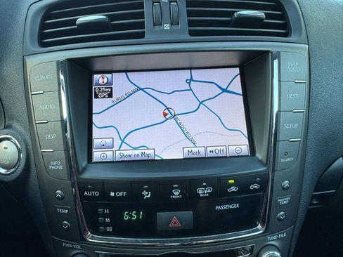 Used 2011 Lexus IS 250C w/ Luxury Pkg RWD image 29