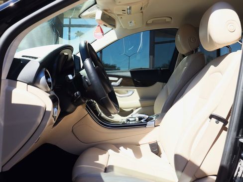 Used 2016 Mercedes-Benz GLC 300 w/ Premium Package image 39